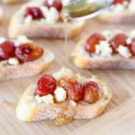 roasted-grapes-blue-cheese-crostini2