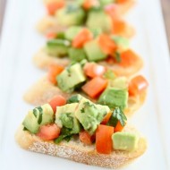guacamole-bruschetta