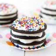 Easy Chocolate Icebox Cupcakes from www.twopeasandtheirpod.com #recipe #cupcakes