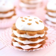 Ginger Icebox Cupcakes from www.twopeasandtheirpod.com #cupcakes #recipe #Christmas