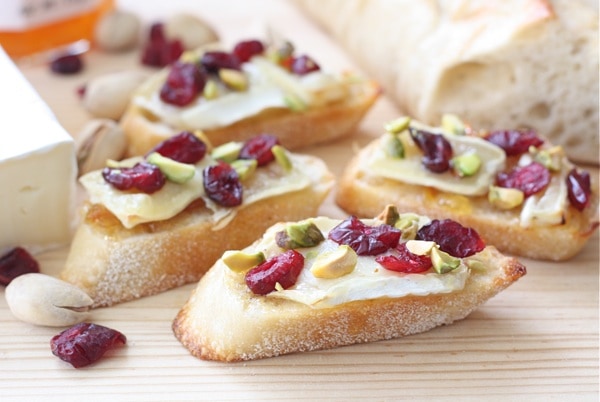 cranberry orange brie crostini