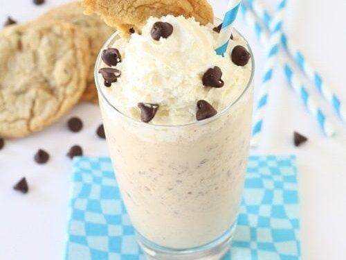 https://www.twopeasandtheirpod.com/wp-content/uploads/2011/06/chocolate-chip-cookie-milkshake2-500x375.jpg