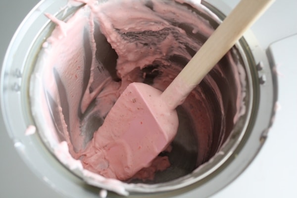 strawberry sour cream ice cream