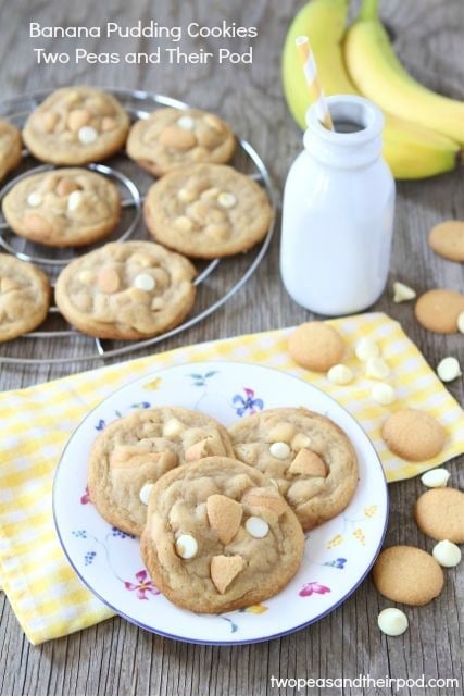 Banana Pudding Cookies on plate