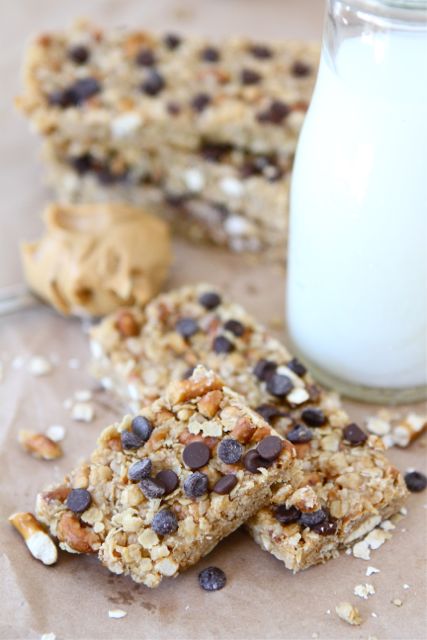 No-Bake Peanut Butter Pretzel Chocolate Chip Granola Bars are a great kid friendly snack