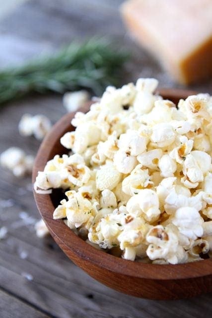 Garlic-Rosemary-Parmesan-Popcorn1