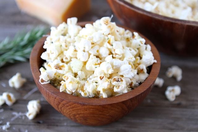 Garlic-Rosemary-Parmesan-Popcorn2