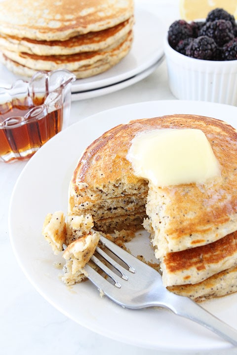 Lemon-Poppy-Seed-Yogurt-Pancakes-5