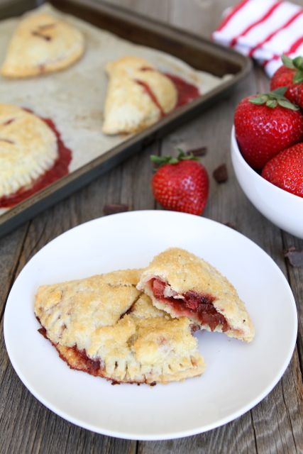 strawberry-dark-chocolate-hand-pies2