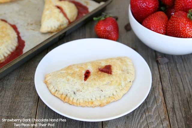 strawberry-dark-chocolate-hand-pies3