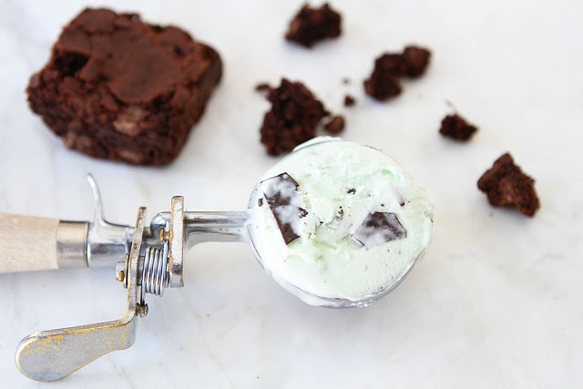 Chocolate-Mint-Brownie-Milkshake-1