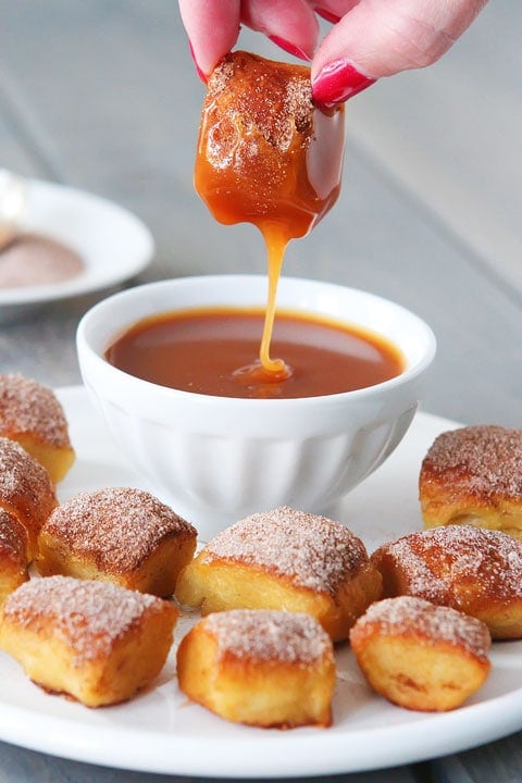 cinnamon-sugar-pretzels-with-salted-caramel-dipping-sauce-1a