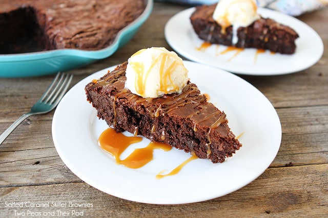 Salted-Caramel-Skillet-Brownies-3