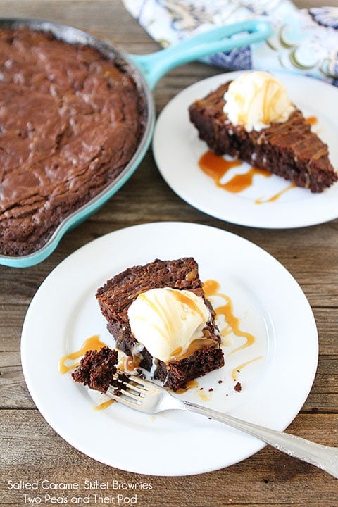 Salted-Caramel-Skillet-Brownies-9