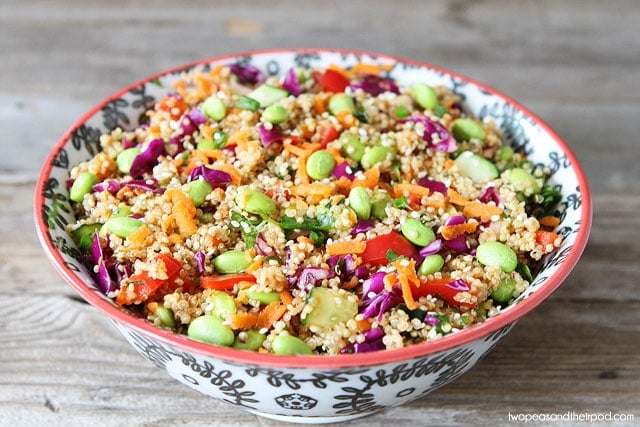 Insalata asiatica con quinoa ed edamame