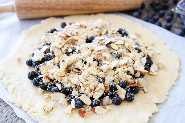 Blueberry-Almond-Streusel-Galette-3