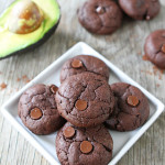 Avocado cookies that are vegan and full of chocolate!