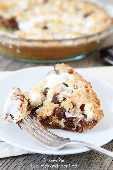 Easy S'mores Pie Recipe on twopeasandtheirpod.com #recipe