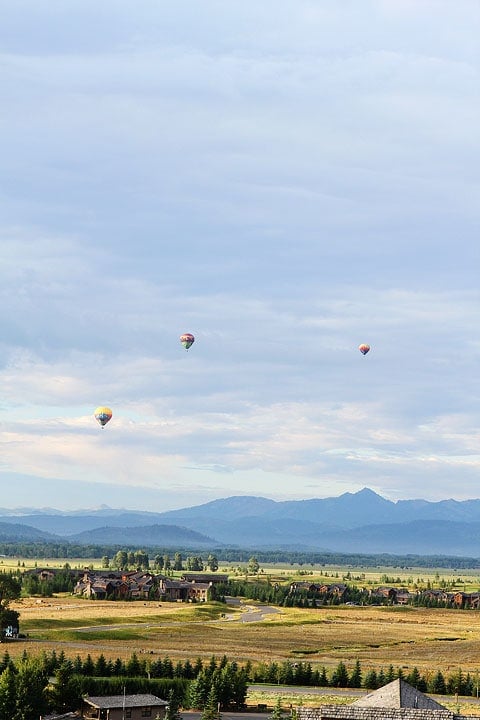 Hot air balloons, Jackson Hole on twopeasandtheirpod.com