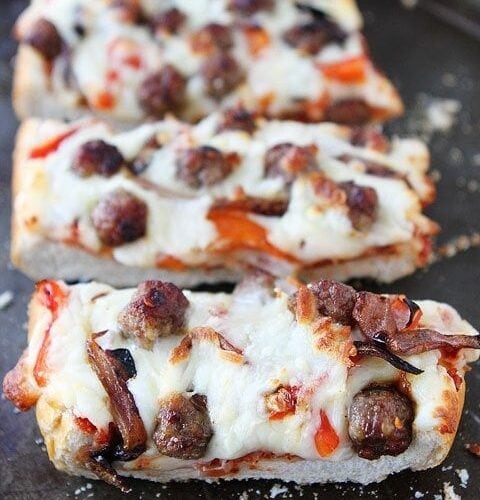 EASY Sheet Pan Pizza Recipe - I Heart Naptime