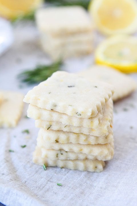 Lemon Rosemary Shortbread Recipe on twopeasandtheirpod.com ティータイムやいつでもパーフェクト！