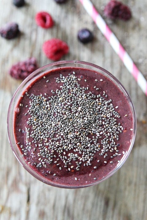 Healthy Berry Chia Smoothie 