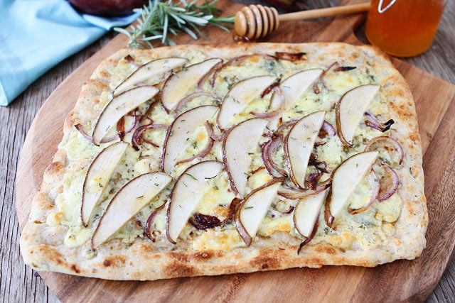 Pear and Blue Cheese Flatbread Recipe on twopeasandtheirpod.com. This quick and easy flatbread only takes 20 minutes to make!