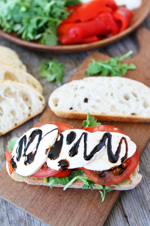 Easy Roasted Red Pepper, Arugula, and Mozzarella Sandwich