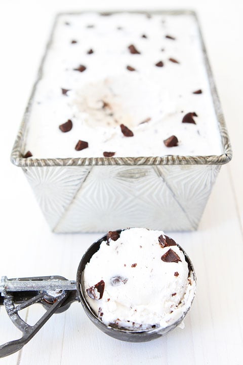 Vegan Coconut Chocolate Chunk Ice Cream Recipe Vegan Coconut Chocolate Chunk Ice Cream Recipe on twopeasandtheirpod.com Love this easy ice cream recipe! #icecream #vegan