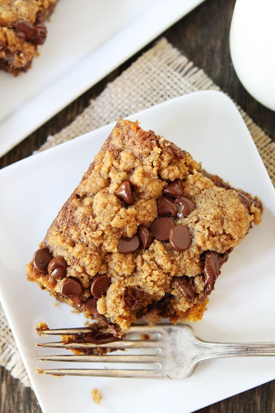 Pumpkin Chocolate Chip Streusel Cake Recipe on twopeasandtheirpod.com The BEST pumpkin cake and it's easy to make too! #pumpkin