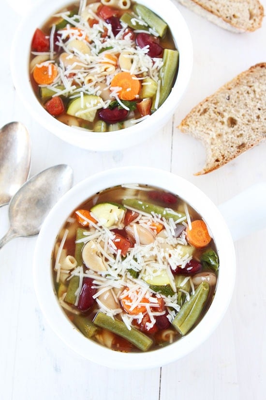 Easy Slow Cooker Minestrone Soup 
