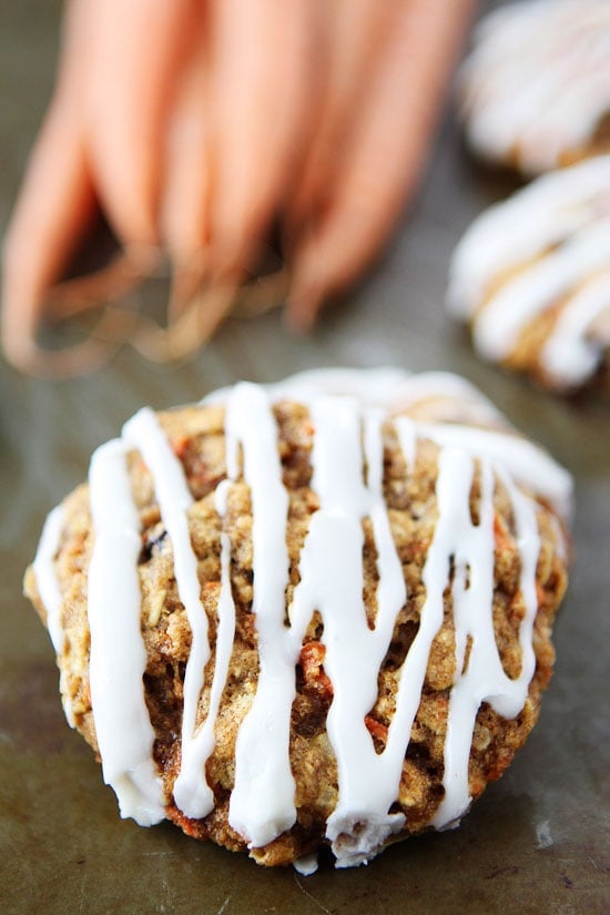 Carrot-Cake-Oatmeal-Cookies-with-Cream-Cheese-Glaze-5