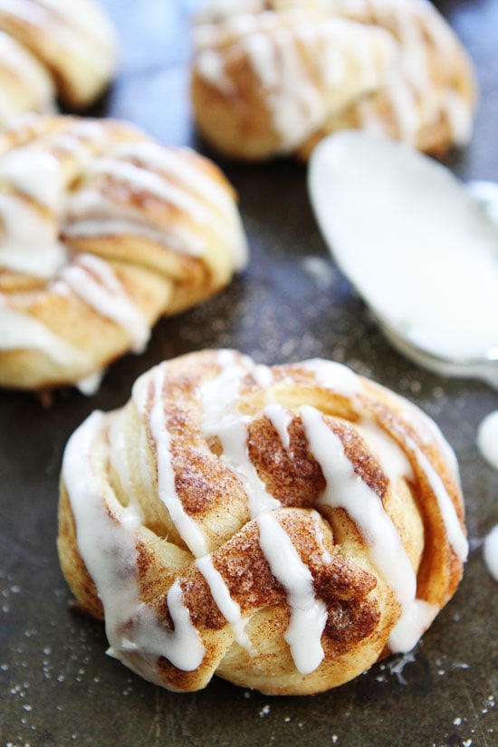 Easy Cinnamon Roll Knots