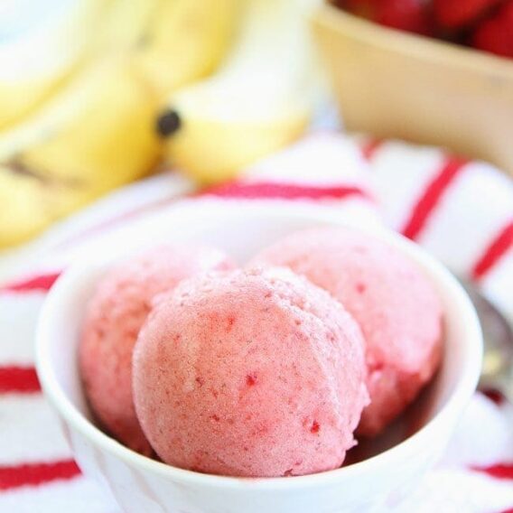 2Ingredient Strawberry Banana Ice Cream