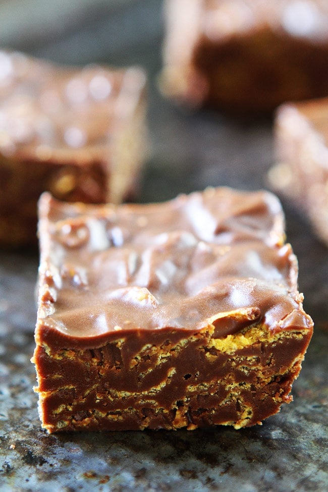 Crunchy No-Bake Chocolate Peanut Butter Bars Recipe 