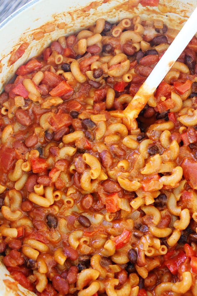 One Pot Vegetarian Chili Mac and Cheese Recipe