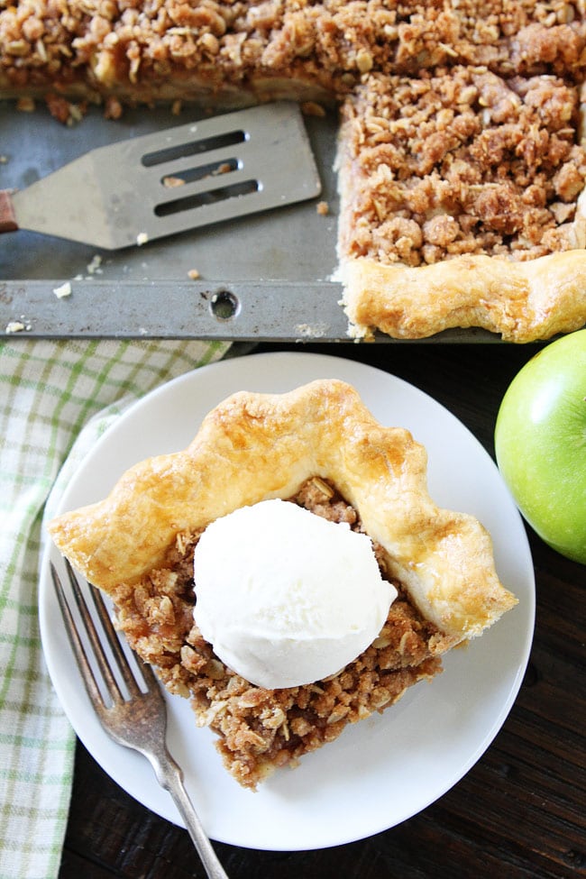 Apple Slab Pie with Crumb Topping Recipe