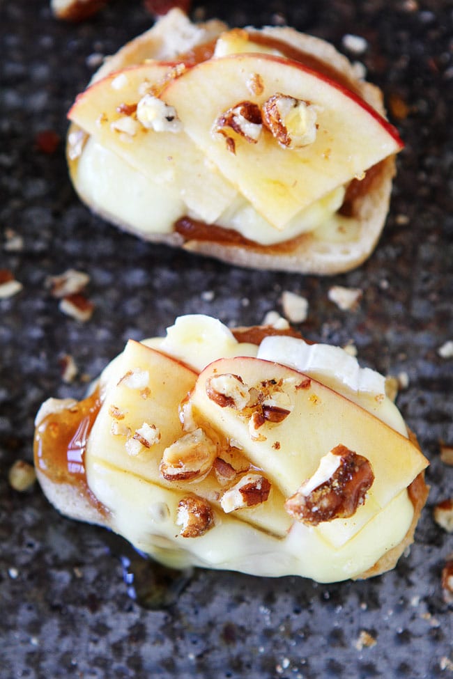 Baked Brie with Apples, Honey and Nuts - Del's cooking twist