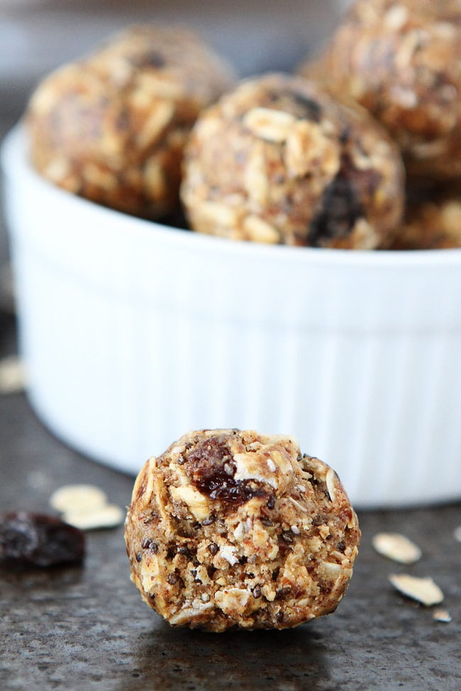 No-Bake Oatmeal Raisin Cookie Energy Bites Recipe