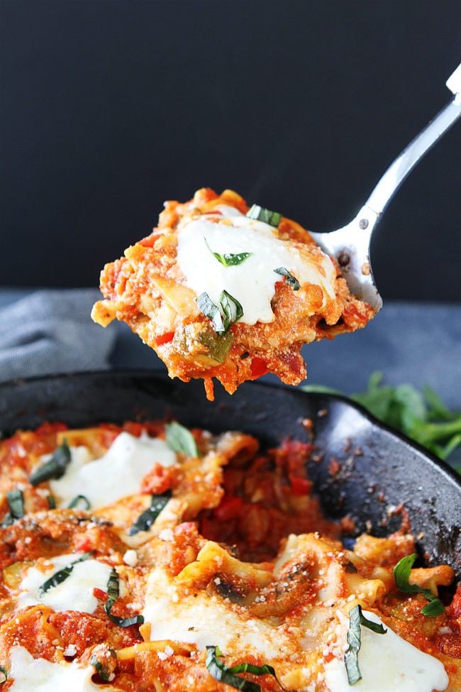 Caprese Skillet Lasagna - Easy Weeknight Skillet Lasagna