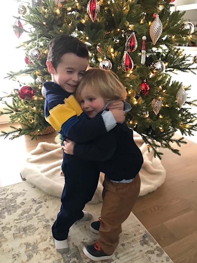 christmas-hugs