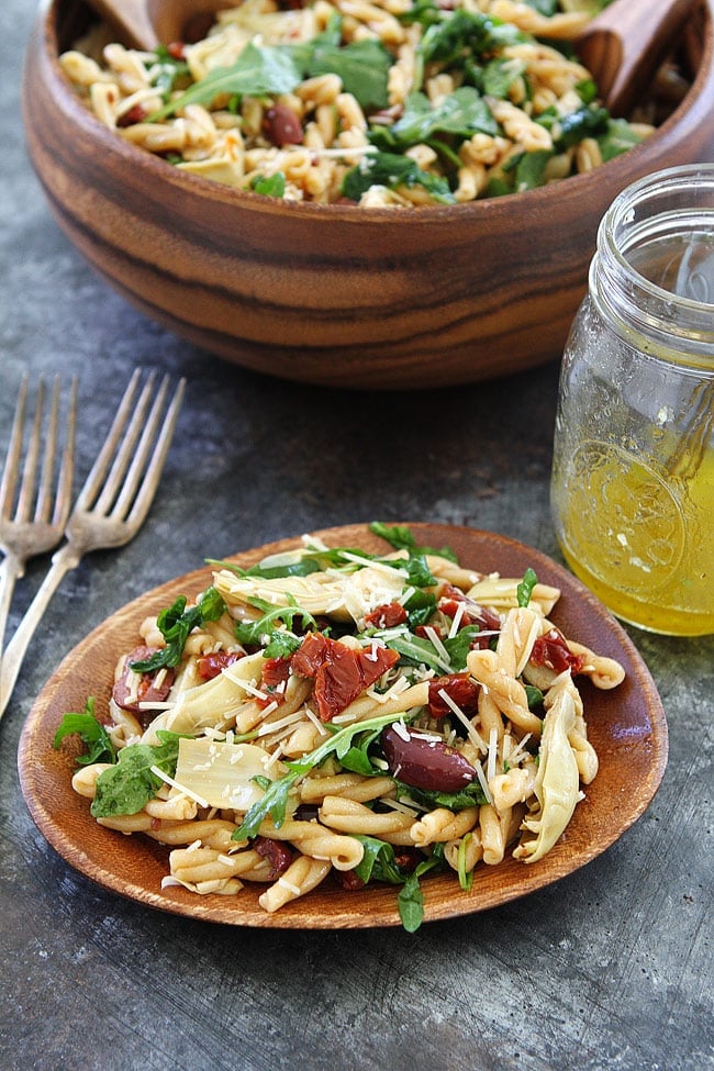 Pasta Salad with Sun-Dried Tomatoes, Artichokes, and Olives-this easy pasta salad is a weeknight dinner favorite!