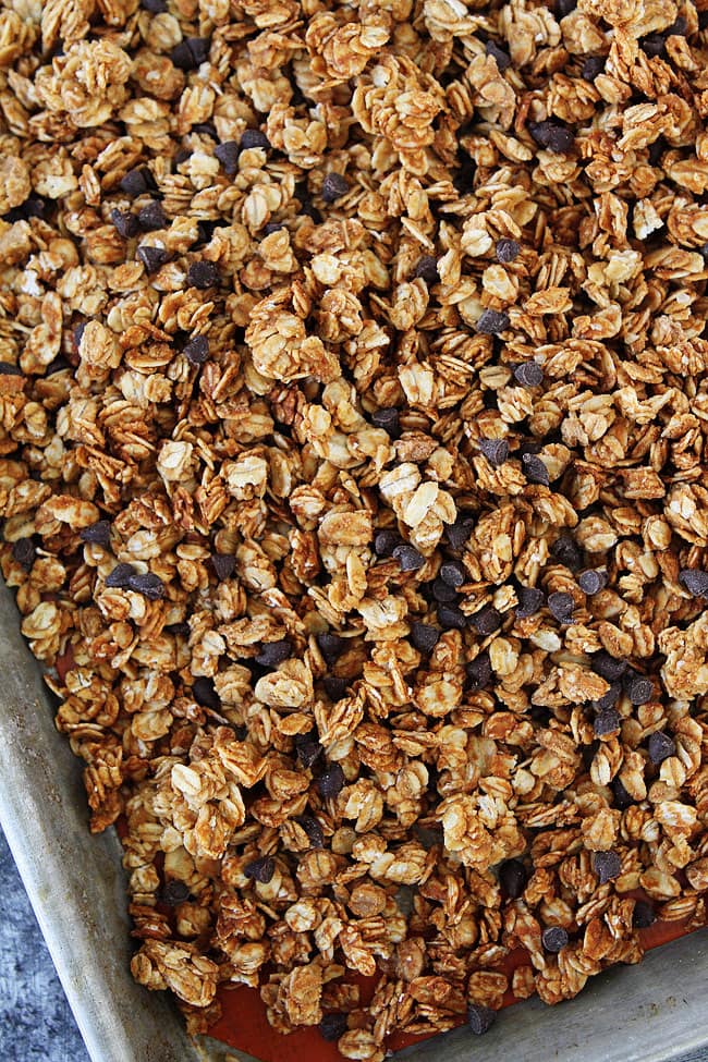 How to make granola - baking in oven