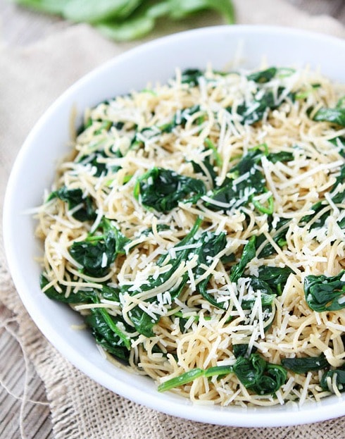 5 Ingredient Spinach Parmesan Pasta makes a great easy weeknight dinner