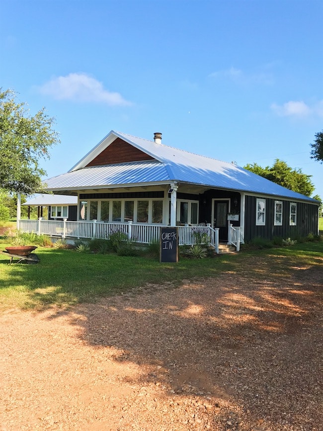 The Vintage Round Top