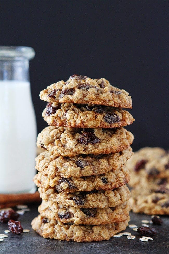 Chewy Oatmeal Raisin Cookies