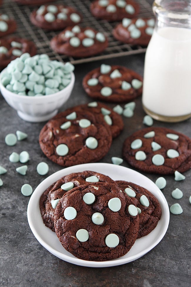 Chocolate Mint Chip Cookies are a favorite Christmas cookie! #cookies #Christmascookies #holidays #chocolate #mint 