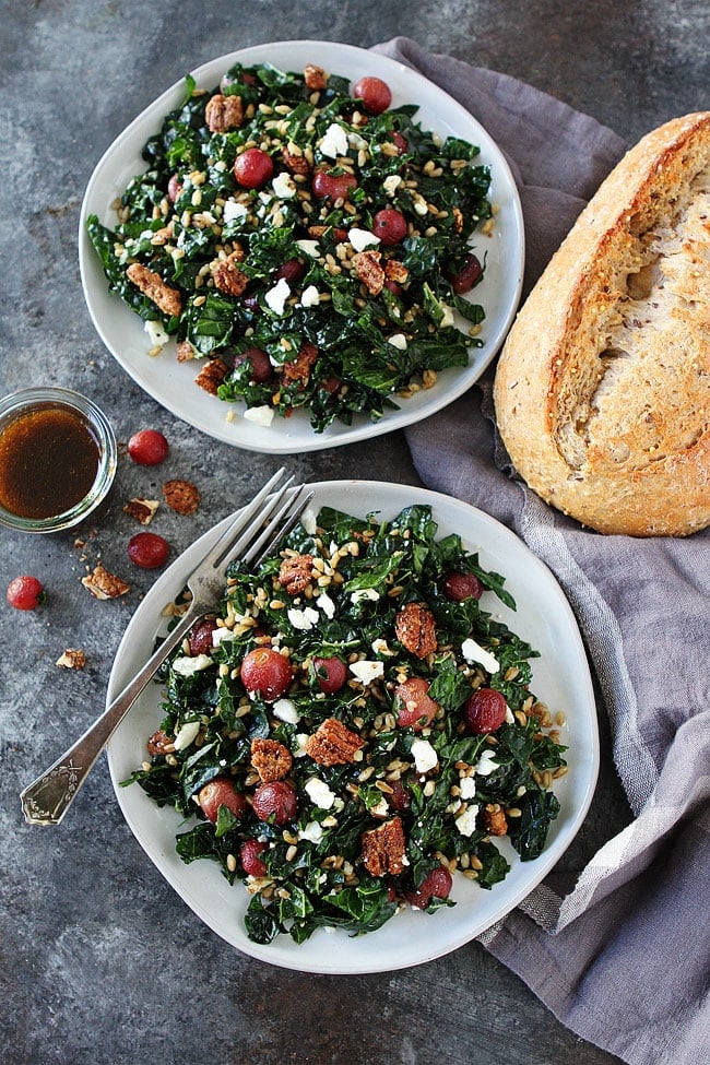 This kale salad with roasted grapes and farro is a favorite lunch or dinner salad. #vegetarian #kale #kalesalad #farro #healthyrecipes
