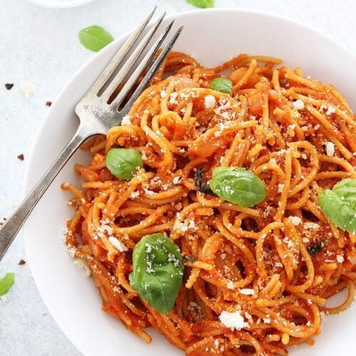 Spaghetti al Pomodoro - Iowa Girl Eats