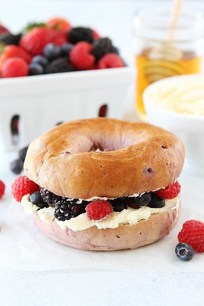 Easy Berry Mascarpone Bagel Recipe